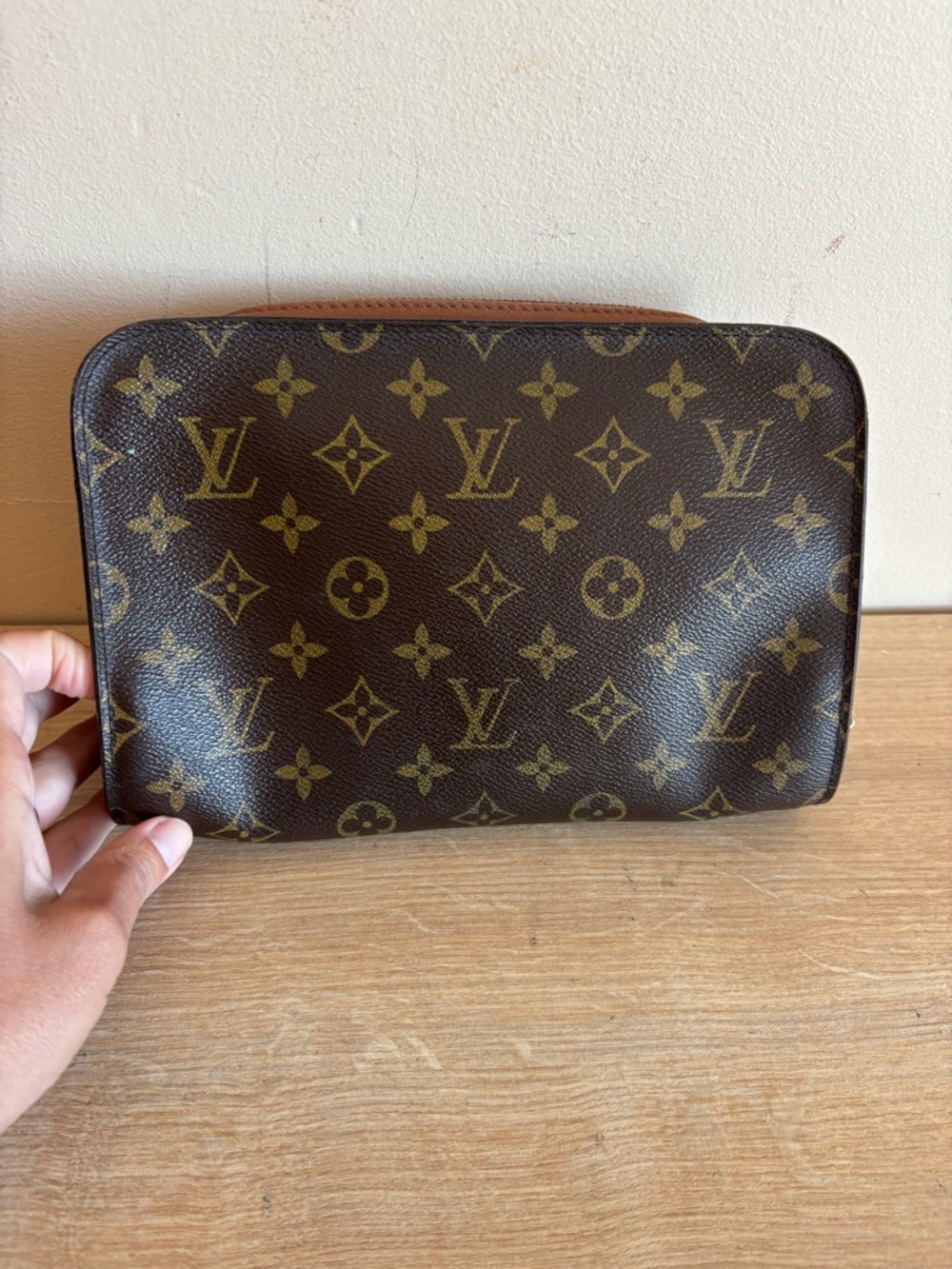 Authentic louis Vuitton monogram clutch - Picture 4 of 10